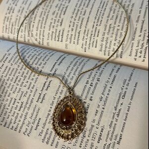 ❌LAST CALL/delering soon❌ Sarah Coventry Golden Teardrop necklace choker amber